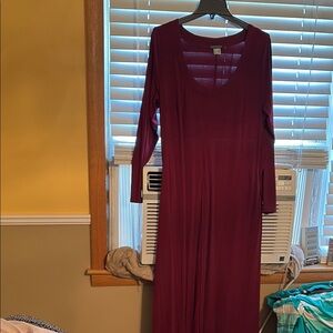 Elegant Burgundy Long Sleeve Dress
